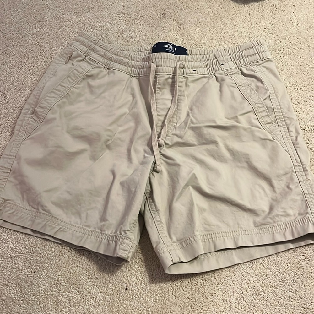 hollister khaki shorts